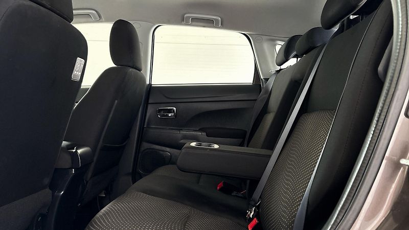 Mitsubishi ASX (2015) 1.6 MIVEC 2. MAJITEL TAŽNÉ ČR - fotka 7 z 22