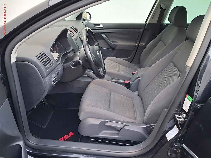 Volkswagen Golf (2008) 1.6i, Navi, AC - fotka 9 z 15