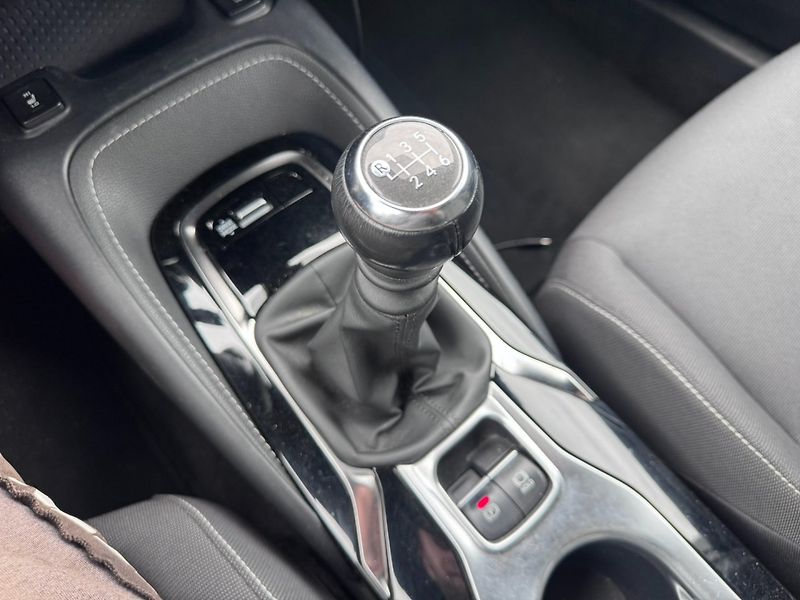 Toyota Corolla (2019) 1,2i 85KW TURBO SPOJKA 2. MAJ - fotka 33 z 50