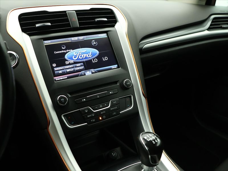 Ford Mondeo 2.0 TDCi 132kW Trend - fotka 19 z 31