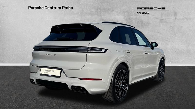 Porsche Cayenne S - fotka 6 z 30