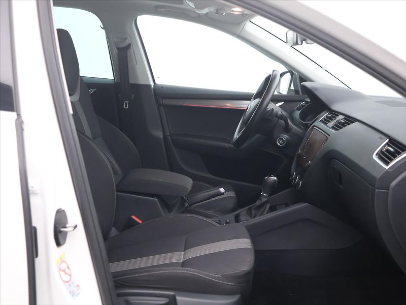 Škoda Octavia 1,5 TSI 110kW DSG Style LED - fotka 12 z 29
