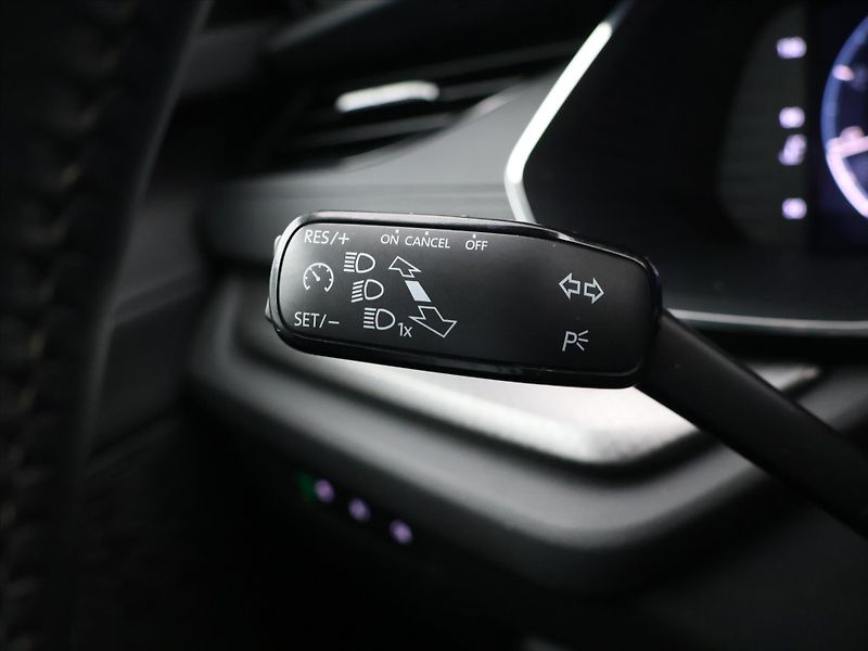 Škoda Octavia 2,0 TDI Ambition CZ DPH - fotka 17 z 30