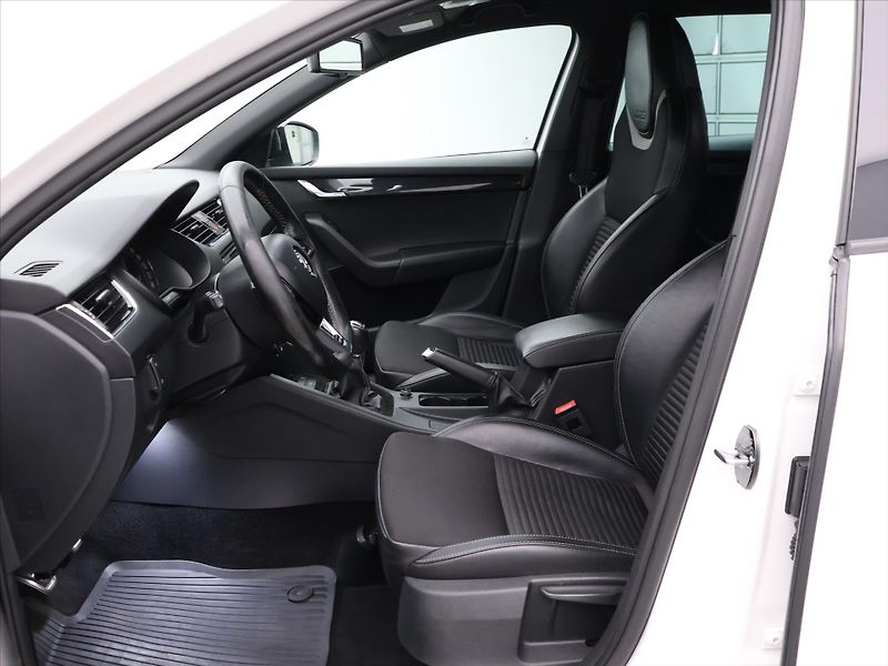 Škoda Octavia 2,0 TDI 135kW Xenon RS - fotka 11 z 31