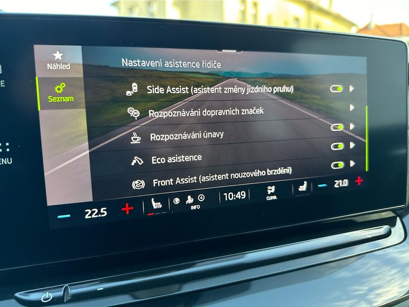 Škoda Octavia Style Plus 2.0 TDI 85kw Combi - fotka 23 z 26