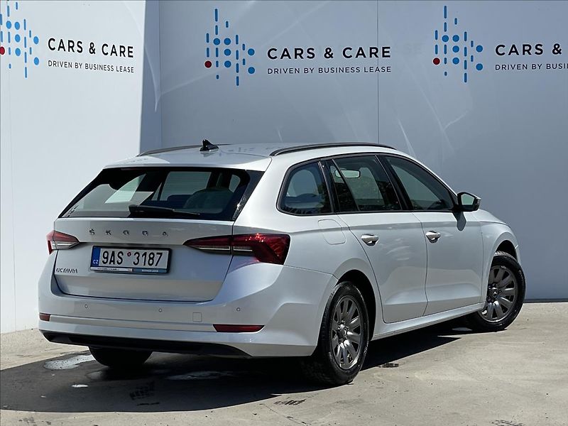 Škoda Octavia 2,0 TDI Combi Ambition Plus - fotka 3 z 22
