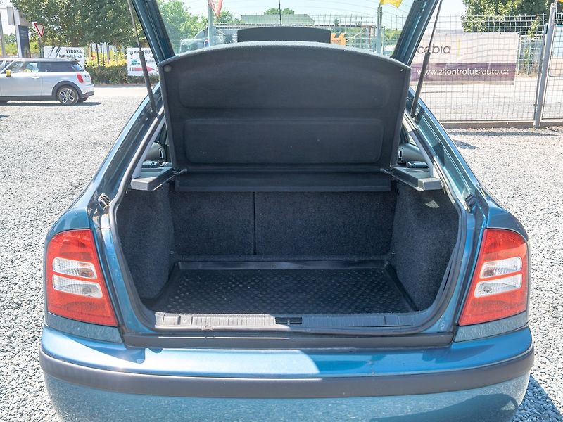 Škoda Octavia (2003) 1.6MPI 75KW – PO ROZVODECH - fotka 25 z 30
