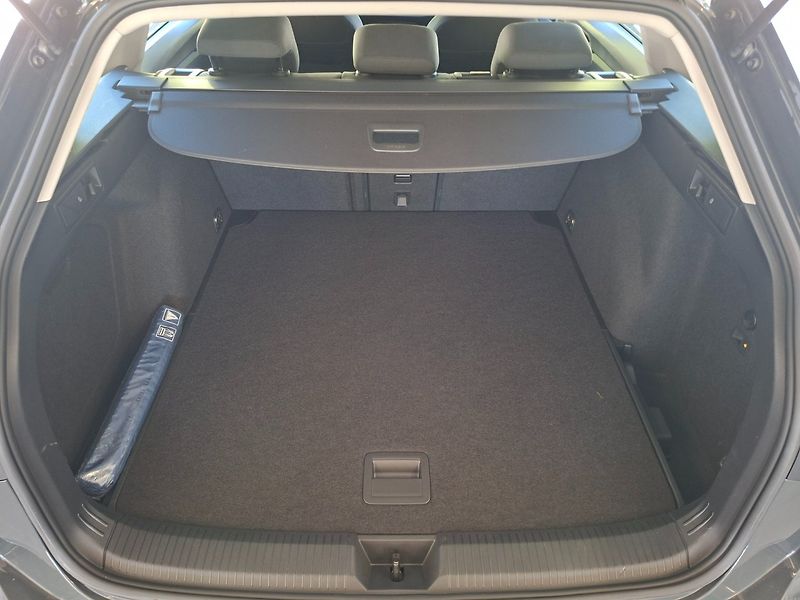 Volkswagen Golf (2021) 2.0TDI 85kW DSG -TAŽ.ZAŘ.-DPH - fotka 31 z 38