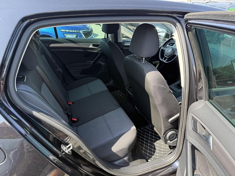 Volkswagen Golf 1.2 TSI DIGIKLIMA  - fotka 11 z 13