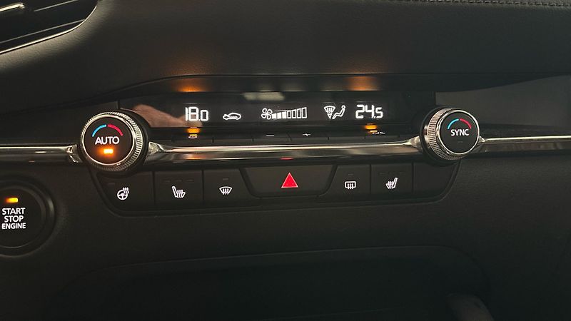 Mazda 3 (2023) 2.0 G122 Plus PO 1. MAJITELI - fotka 17 z 22