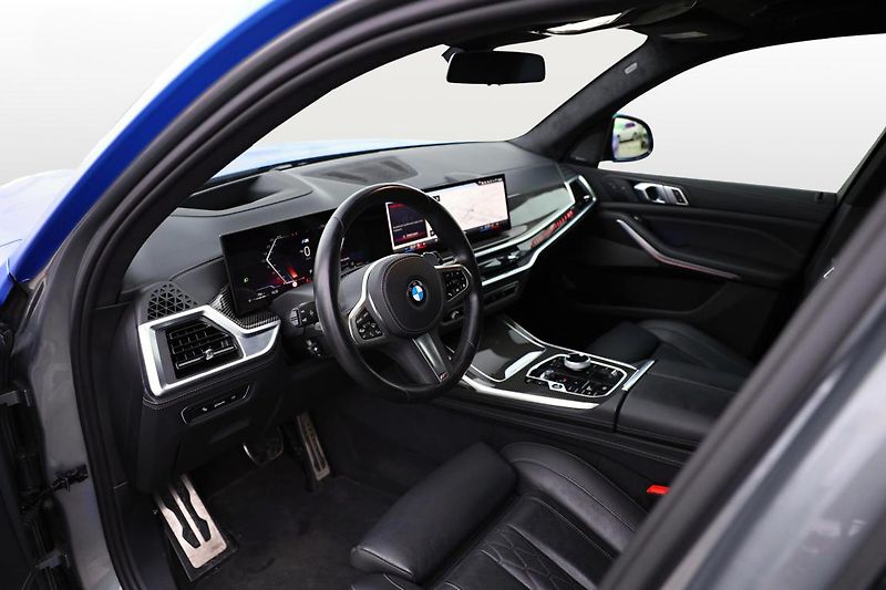 BMW X7 xDrive40d - fotka 8 z 14