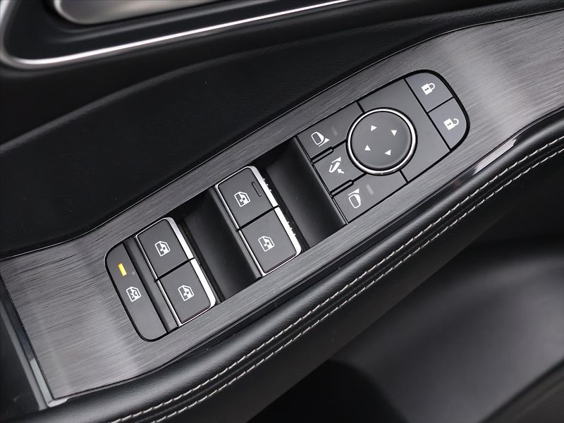 Nissan X-Trail 1,5 e-Power 4WD Tekna CZ 1.Maj - fotka 17 z 35