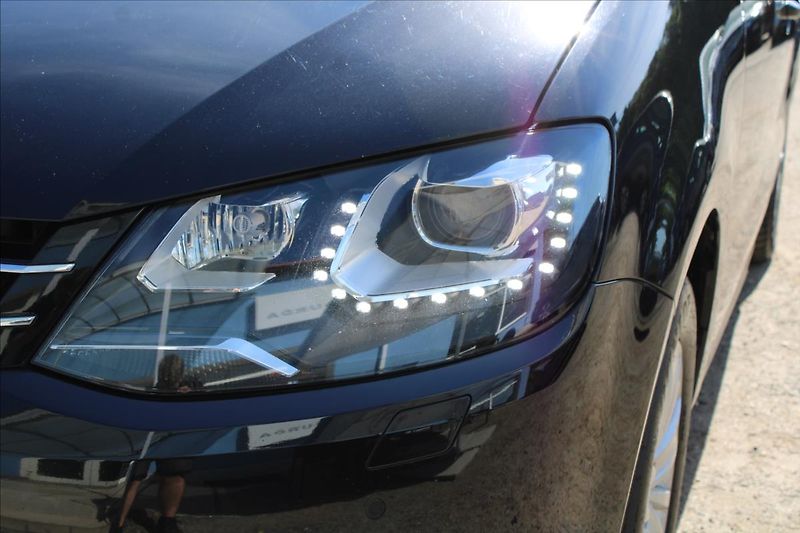 Volkswagen Sharan 2,0 TDI  NAVIGACE,TAŽNÉ - fotka 31 z 33