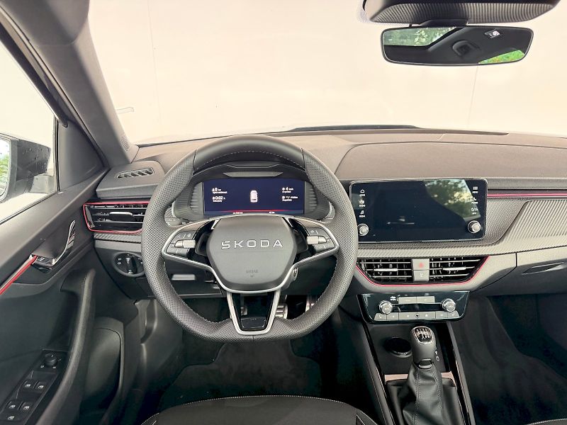 Škoda Kamiq (2026) Monte Carlo 1.0 TSI / 85 kW M6 - fotka 8 z 27