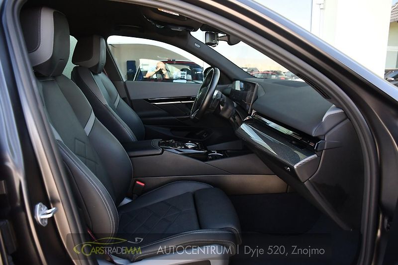 BMW Řada 5 520d xDrive MSPORT 3LZÁRUKA ČR - fotka 16 z 59