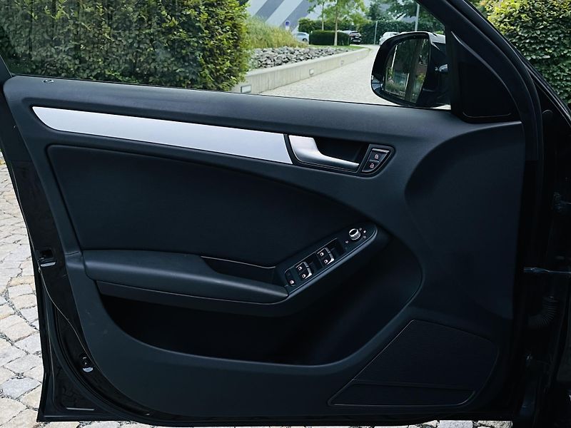Audi A4 2.0TDI MAN 1MAJITEL VÝHŘEV LED - fotka 31 z 42