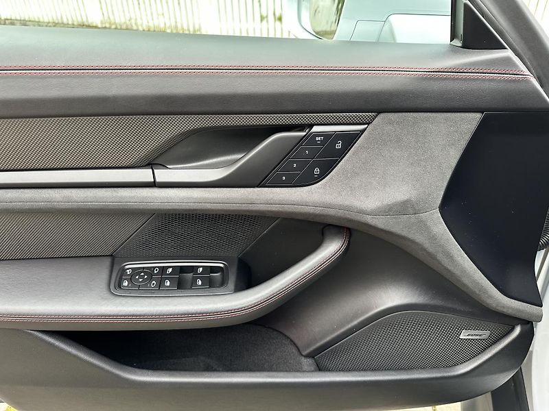 Porsche Taycan GTS-LIFT-SPORT TURISMO-ZÁRUKA - fotka 19 z 35