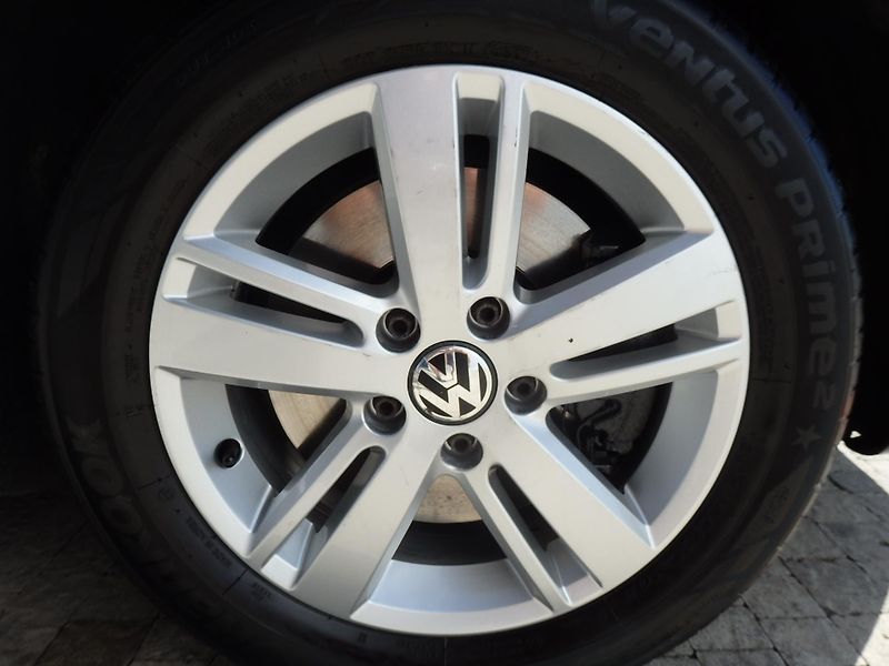 Volkswagen Touran 1,4 TSI 103 KW ZÁLOHOVÁNO - fotka 15 z 25