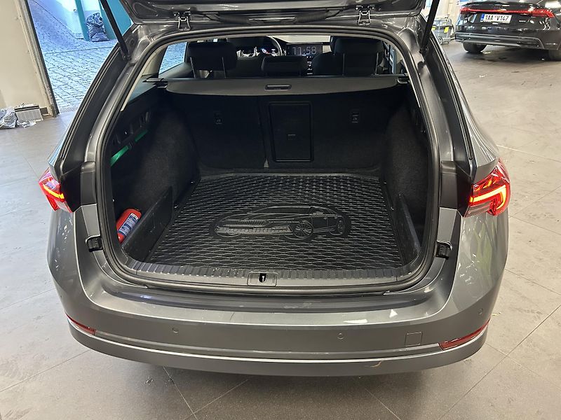 Škoda Octavia (2023) 1.5TSi Style Plus Matrix ACC - fotka 23 z 26