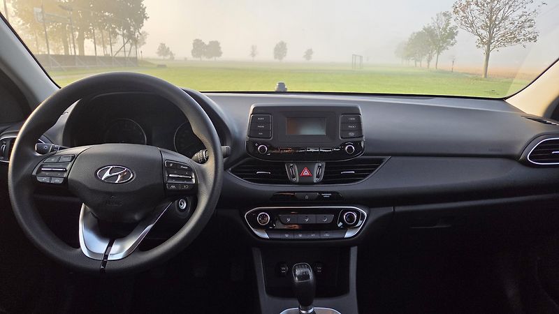 Hyundai i30  1.0TGDI 120 Start Plus CZ DPH - fotka 16 z 26