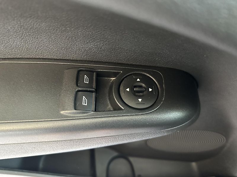 Ford Tourneo Courier Trend 1.0 EcoBoost 100k man. - fotka 15 z 21