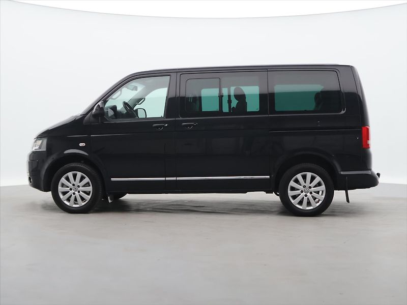 Volkswagen Multivan 2,0 TSI 150kW 4M DSG Highline - fotka 4 z 39