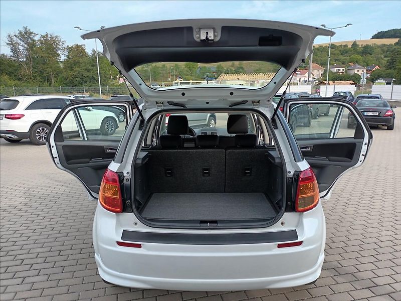 Suzuki SX4 1,6 VVT,79KW,VÝHŘEV,SERVIS, - fotka 18 z 38