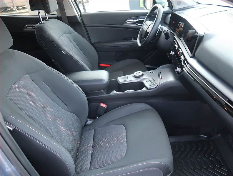 Kia Sportage (2025) 1.6 T-GDI - fotka 9 z 25