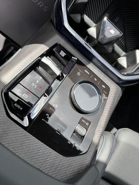 BMW X3 40xD-M PAKET-R19-LED-H&K - fotka 20 z 36