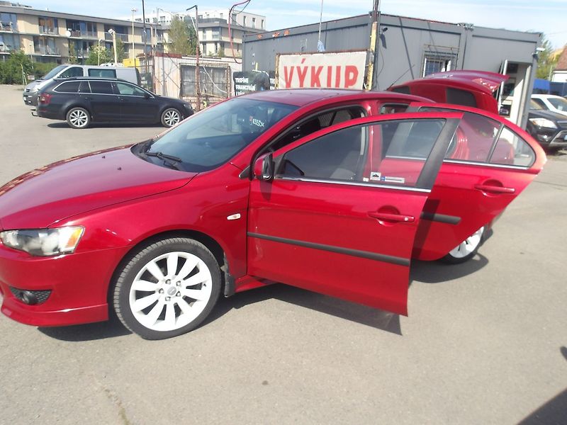 Mitsubishi Lancer 2,0D-iD 103kW ČR! Po rozvodech - fotka 24 z 28