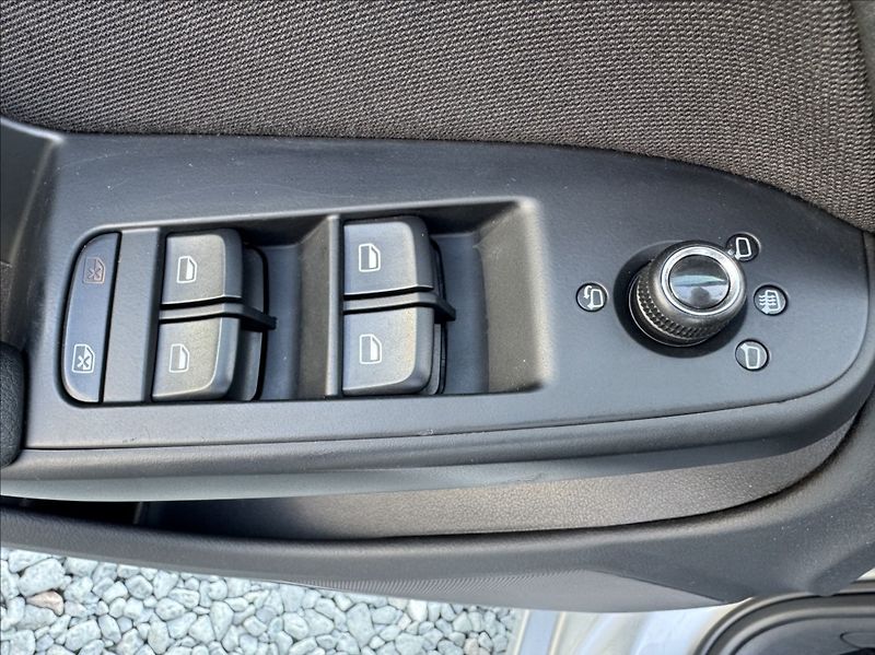 Audi A4 2,0 TDI 105kW AVANT - fotka 22 z 50