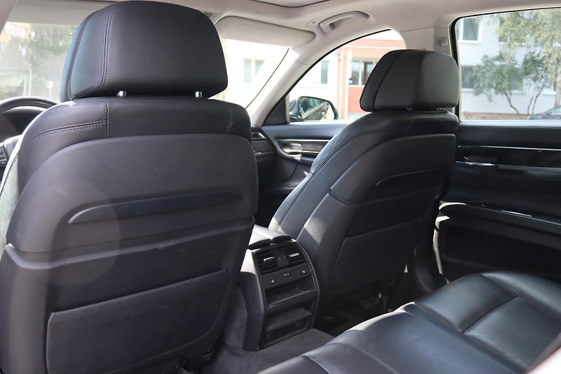 BMW Řada 7 730D XDRIVE F01 190kW - fotka 32 z 48