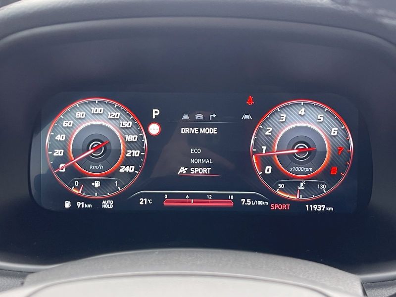 Hyundai i30 (2025) 1.5 T-GDI 103 kW MHEV Style DC - fotka 10 z 35