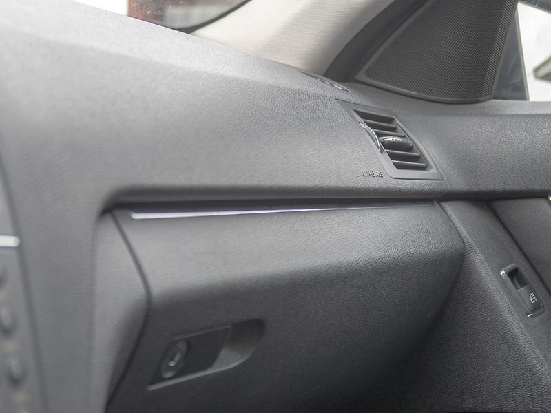 Mercedes-Benz Třídy C (2009) 200CDI man – 2x ALU kola - fotka 27 z 46