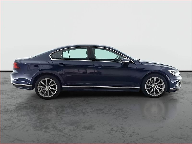 Volkswagen Passat (2018) R-Line 2.0 TDI, Kůže, Tempomat - fotka 6 z 19