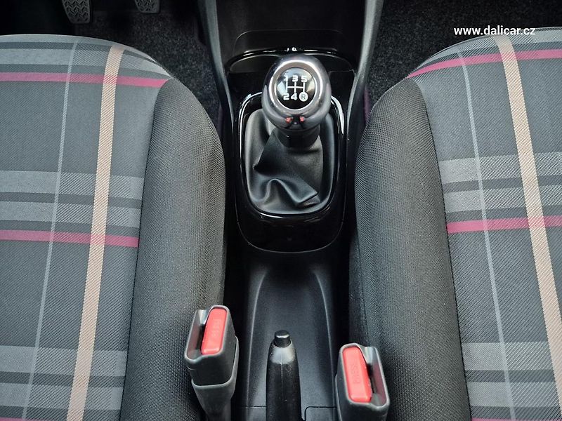 Peugeot 108 (2015) 1.0VTi 51KW Active Klimatronik - fotka 30 z 54