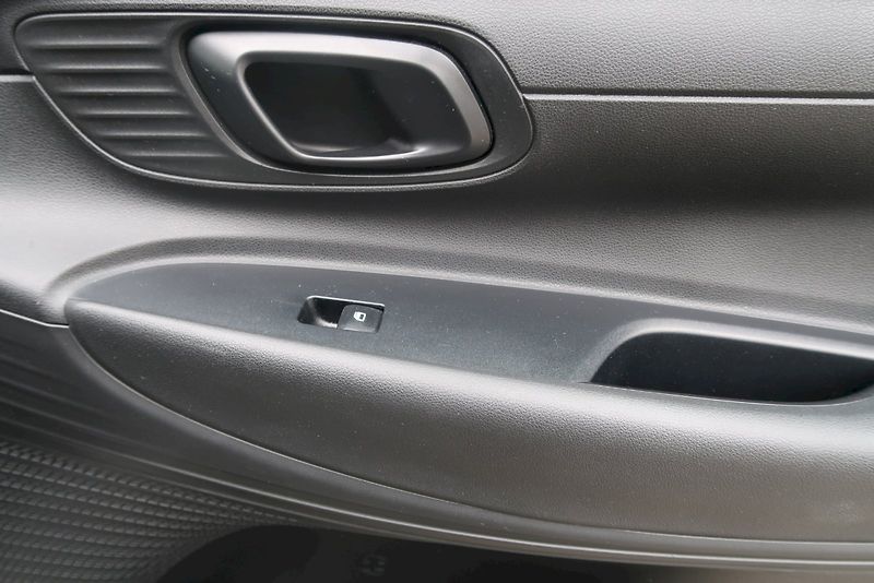 Hyundai Bayon (2023) Smart Climate 1,0 T-GDI DCT7 7 - fotka 18 z 30