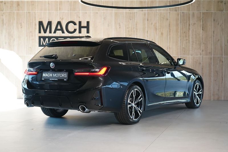 BMW Řada 3 330d xDrive Touring, Pano, HUD - fotka 9 z 42