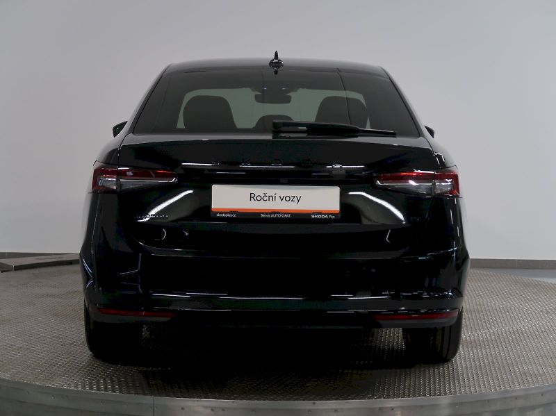 Škoda Superb (2025) iV SPORTLINE 1.5TSI 150KW NAVI - fotka 9 z 47