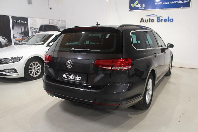 Volkswagen Passat (2019) 2.0TDI DSG Display LED Navi - fotka 12 z 35