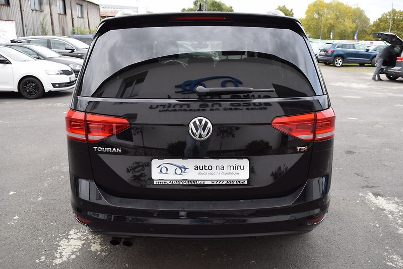 Volkswagen Touran (2017) 1.4TSI 110kw 7MÍST HIGHLIN TAŽ - fotka 8 z 48