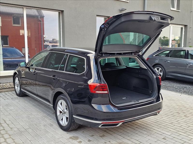 Volkswagen Passat 2.0TDI 147kW 4MOTION DSG Eleg - fotka 41 z 50