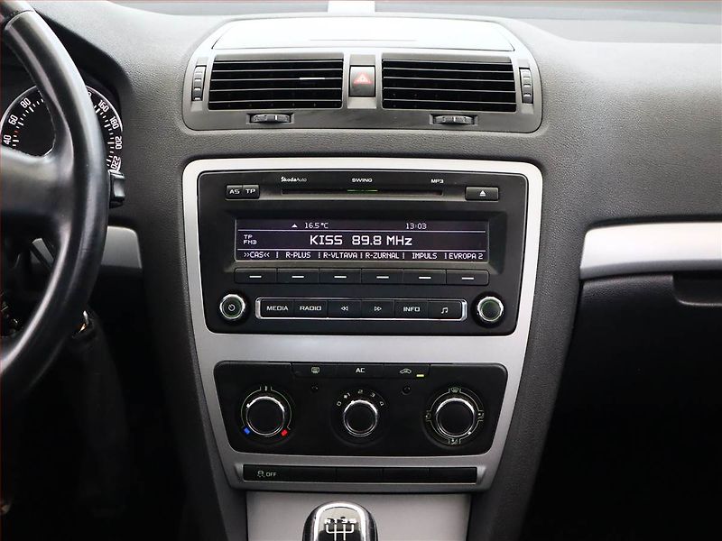 Škoda Octavia (2013) 1.6 TDI, Tempomat - fotka 10 z 14