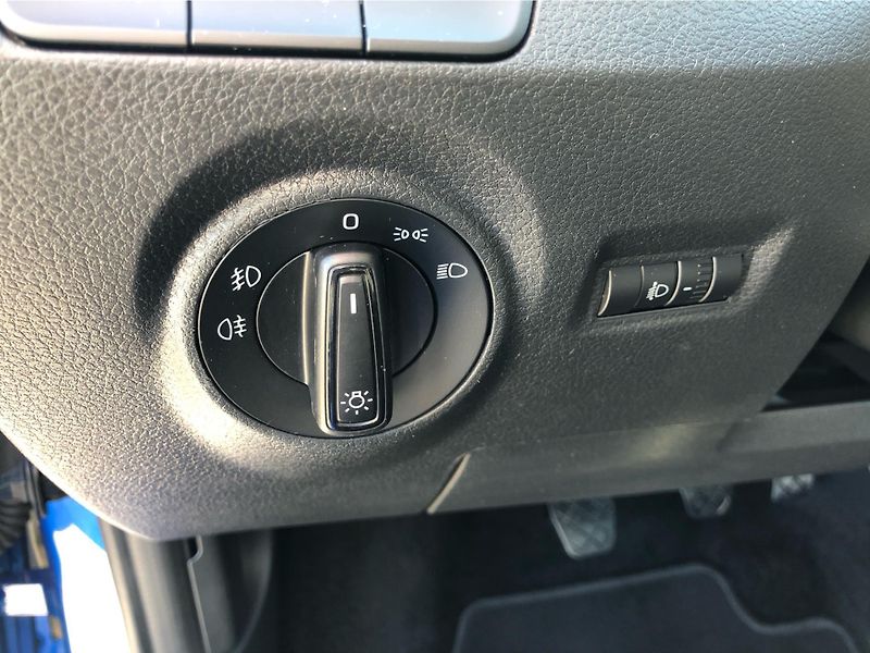 Škoda Fabia COMBI 1.0 TSi AMBITION - fotka 16 z 27