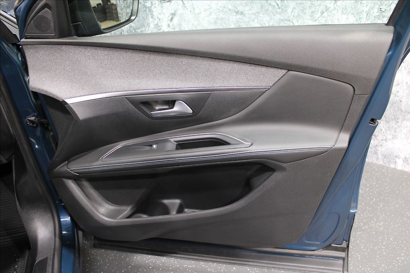 Peugeot 5008 1,5 HDi 1.majitel CZ - fotka 9 z 29