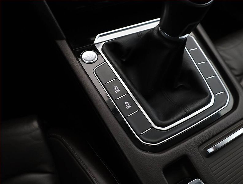 Volkswagen Passat (2016) 2.0 TDI, Kůže, Navi, Tempomat - fotka 11 z 19