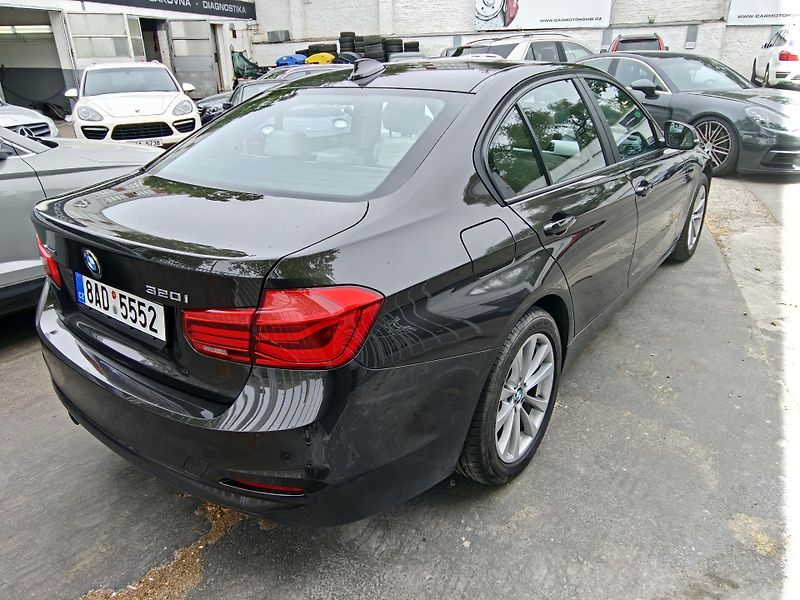 BMW Řada 3 320i xDrive, 1.majitel - fotka 5 z 25