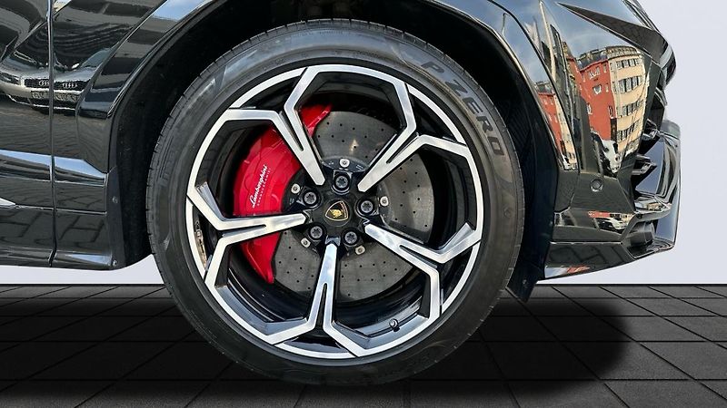 Lamborghini Urus (2019) 4-místo / NEZ. TOPENÍ / Záruka - fotka 6 z 12