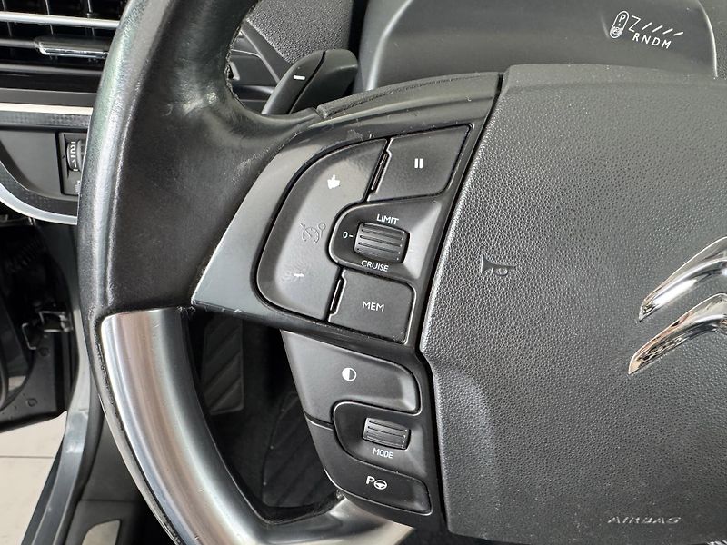Citroën Grand C4 Picasso 2,0HDi AUT*Masáže*REZERVACE! - fotka 24 z 37