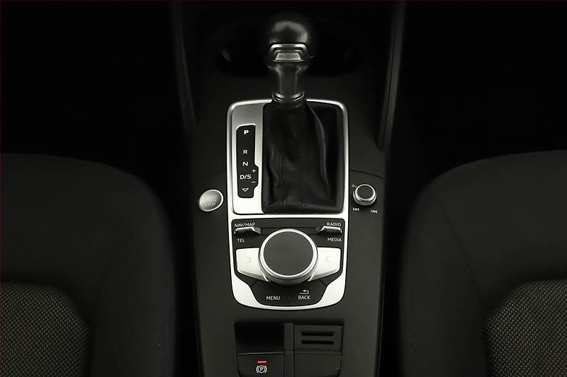 Audi A3 (2017) e-tron, Automat, Navi - fotka 10 z 21